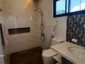 tidy-bathroom-set-up
